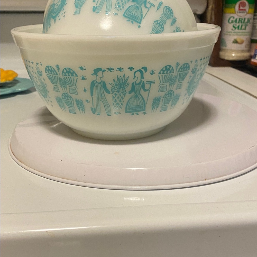 Vintage Pyrex 1957 Amish Butterprint Bowls 401 and 402 Turquoise on white - Picture 3 of 4